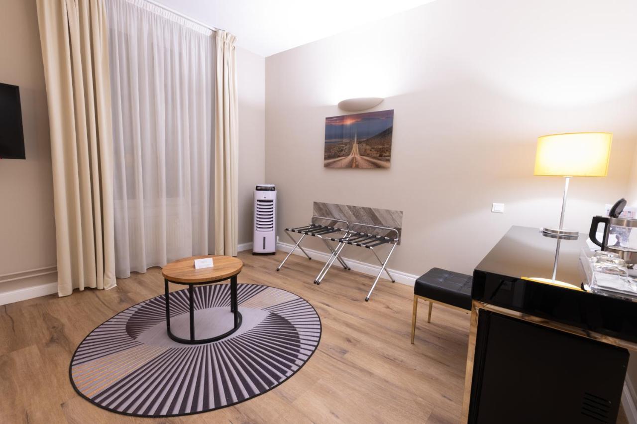 Grand Hotel Du Tonneau D'Or Belfort Εξωτερικό φωτογραφία