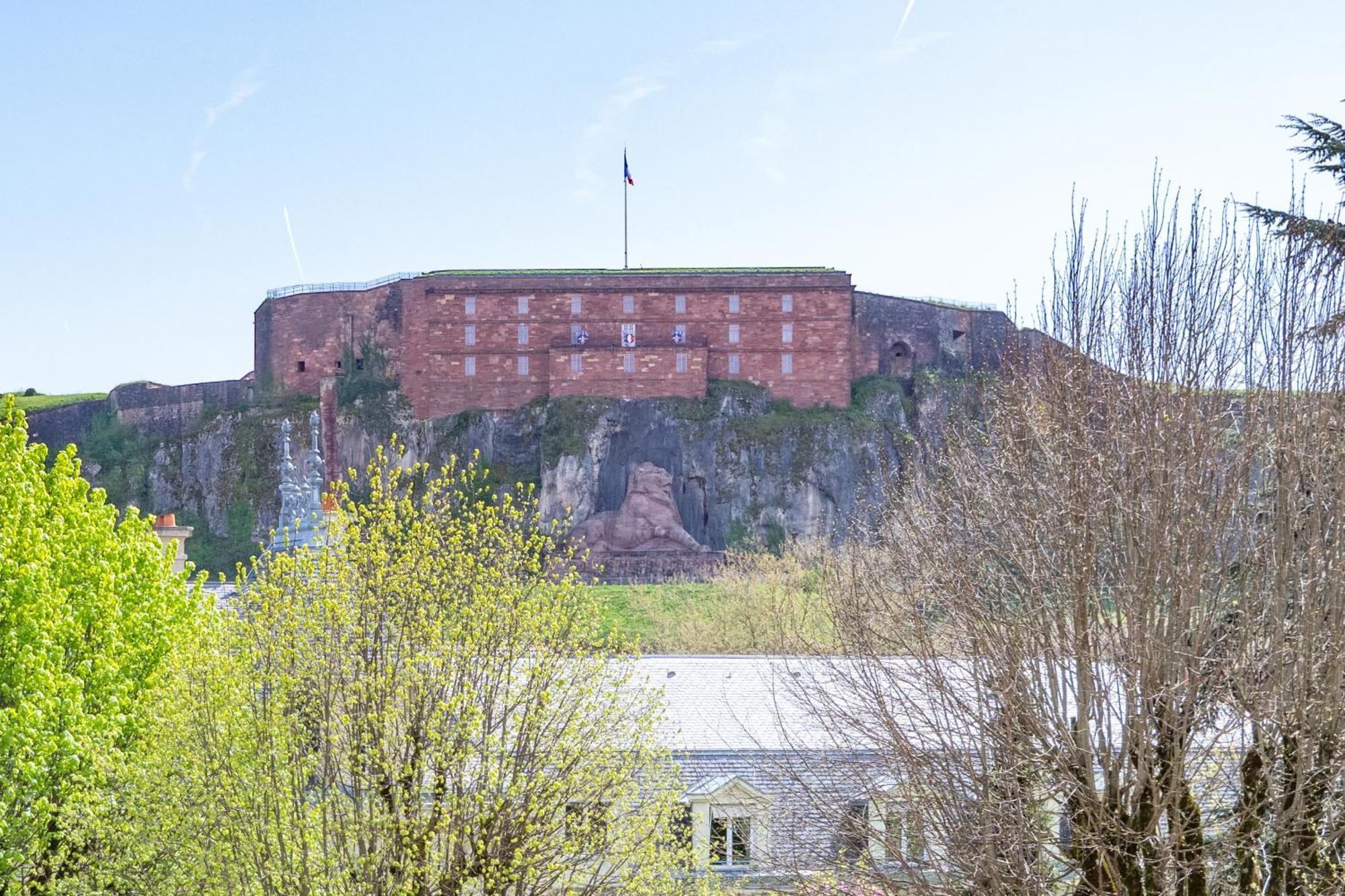 Grand Hotel Du Tonneau D'Or Belfort Εξωτερικό φωτογραφία
